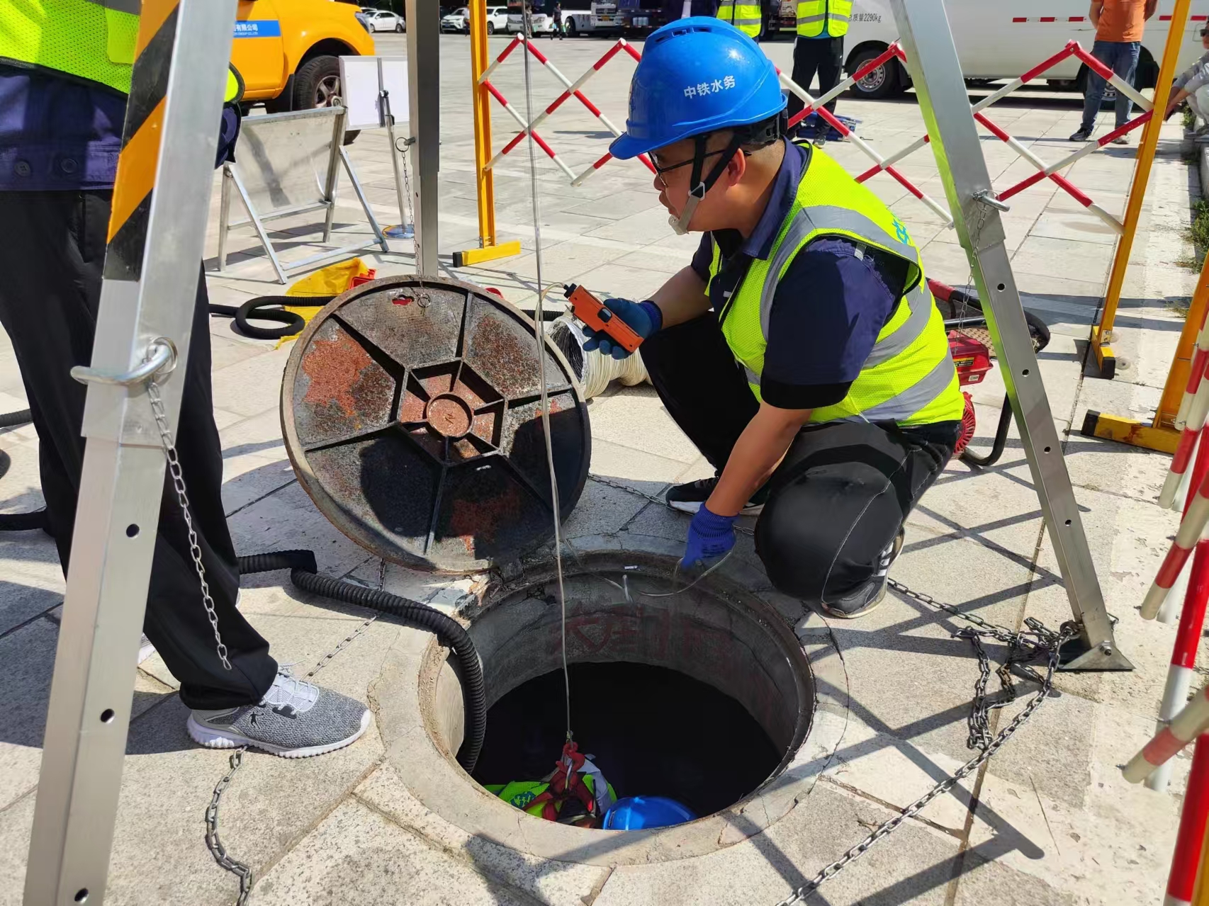 “雷霆行動(dòng)”有限空間作業(yè)應(yīng)急救援演練